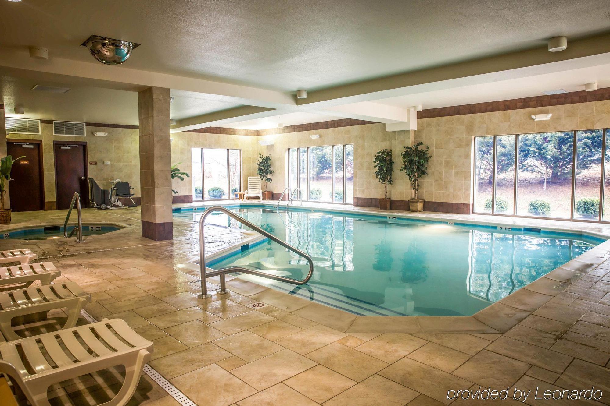 Holiday Inn Express & Suites Clear Spring By Ihg Bagian luar foto