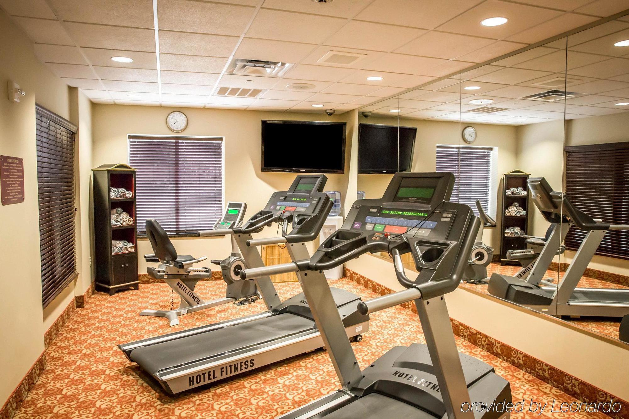 Holiday Inn Express & Suites Clear Spring By Ihg Bagian luar foto